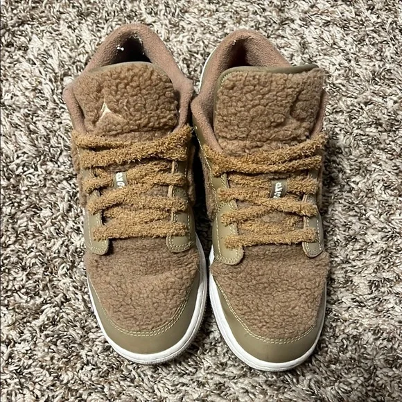 Nike Kids Sneakers in Brown with Neon Accents - Picture 3 of 6